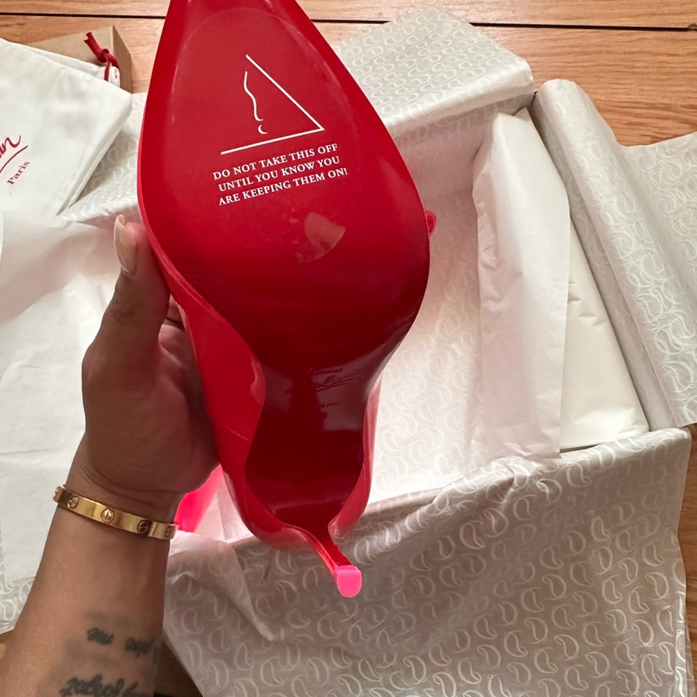 Christian Louboutin Hot Pink Patent Pigalle Follies Pointed-Toe Pump - Picture 3 of 5